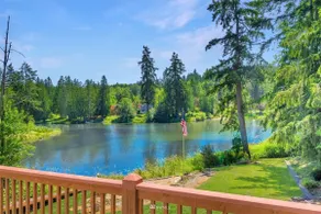 Nature Bay Retreat: Waterfront, fireplace & games - Image 2