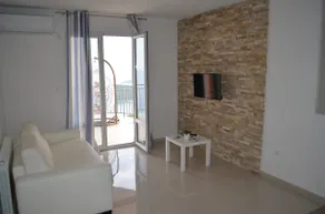 Lovely Apartment near city center with Sea View - Image 3