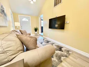 4 bedrooms & 3 bathrooms | Entire Home For Families 🏠 - Image 3