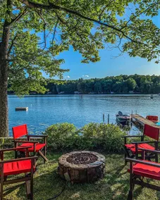 Dream Vacay: Clam Lake Cottage w Torch Lake Access - Image 3