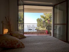 Large beachfront terraces - Image 2