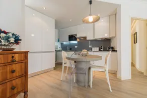 Cozy Seaview Apartment - Image 3