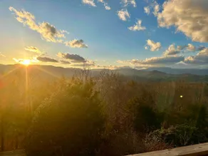 Scenic Western Carolina Mountain Retreat - Image 2