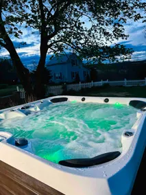 4 br, home, hot tub w/ view minutes from JMU - Image 3
