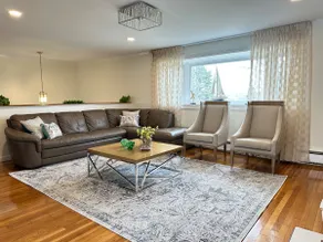Spacious 6BR Family Home Near Newport Beaches - Image 4