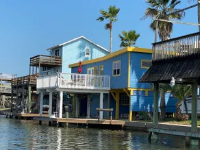Affordable Waterside Vacation Home Rental - Image 3