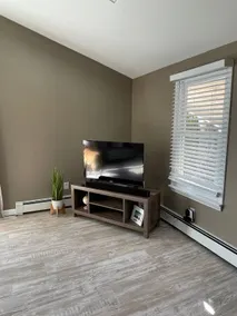 Cozy house blocks to downtown, minutes to beaches! - Image 3