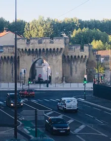 Air-conditioned apartment with large balcony at the foot of the ramparts - Image 5
