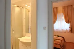 Sea View 1BR Apt • 2 Min to Beach + Free Parking - Image 3