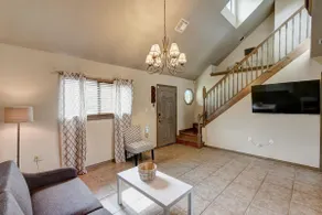 Mountainview upscale 2 story home - Image 2