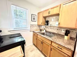 Cozy 2BR Near Local Hotspots In West Palm Beach - Image 5