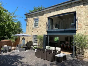 Coach House near the beach - Image 4