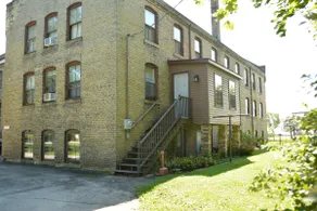 Historic apartment at The DeKoven Center Apt 5 - Image 3