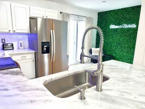 Clean+Stylish 2BR Sleeps 6, Pool, Downtown/Airport - Image 2
