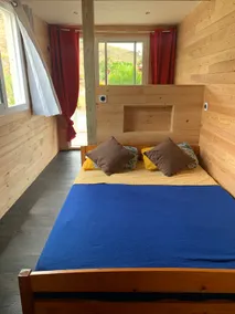 Warm welcome, container, cottage atmosphere. - Image 4