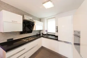 Luxury Lakefront Maisonette - Image 5