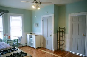 Beautiful, Sunny Victorian in BEST neighborhood - Image 3