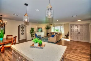 Luxury Living! - Image 2
