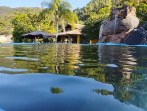 Chalet on the waterfront with heated pool and air conditioning - Image 5