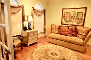 I-20 Comforts of Home - Image 5