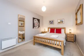 Host & Stay - York Place Apt - Image 4