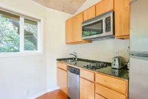 Unusual California Cottage for Rent in San Rafael with Views of San Francisco Bay - Image 2