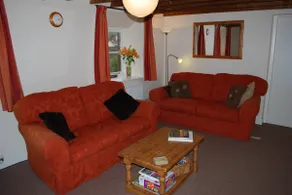 Farm View: family retreat with pool and play area - Image 4