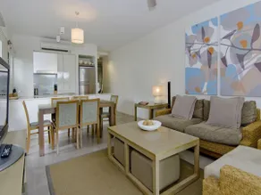 Beach Club 3 Bedroom Luxury Apartment - Image 3
