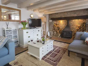 Quay Cottage: Waterfront Family Friendly Sleeps 8 - Image 4