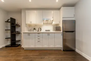 ★1-Bdrm Aprt Private entrance, parking, laundry ★ - Image 5