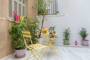 Grandma's Chic & Bright Athenian home with a Patio - Image 4