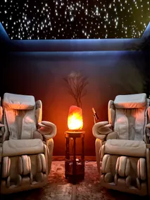 Romantic Retreat w/ Hot Tub & Starlit Massage Room - Image 2