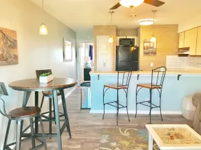SeaScape-Top Floor Ocean Views & Dips in the Pool! - Image 2