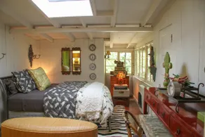 Relaxing Getaway in a Treehouse - Image 3