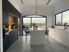 Perlstein Villa - Image 3