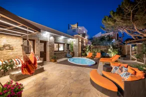 Paradisos luxury villas next to beach - Image 3