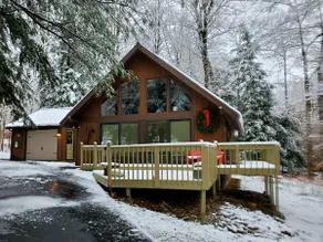 The Knotty Pine a Romantic Getaway - Image 3