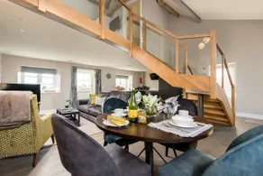 Stunning views, garden, dogs welcome, parking - Image 3