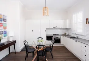 Stylish Studio in Heart of Annandale Village - Image 2