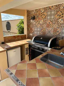 Al fresco living with private pool - Image 4