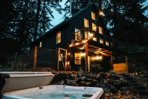 Treehouse Packwood - Scandinavian Inspired A-Frame - Image 4