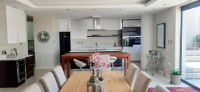 1804 Franklin 3-Bed Penthouse with Rooftop Jacuzzi - Image 3