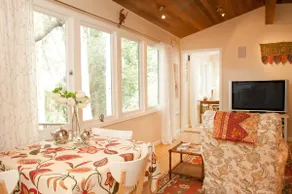 Secluded luxury cottage & hot tub - Image 2