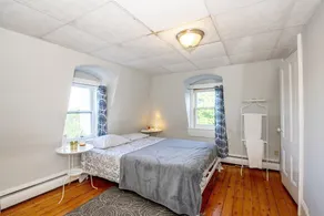 5 BD|2 BA Victorian on 2 floors w/ parking - Image 3