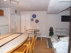 COMFORTABLE,EASY ACCESS WITH A VIEW - Image 3