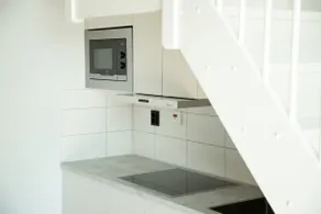 Modern loft w/ free parking & fast wifi - Image 4