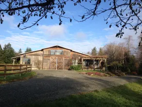 The Coach House@ Vashon Field and Pond - Image 2