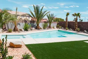 Luxury Retreat: Pool & Hot Tub – 5 Min to Strip! - Image 3