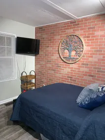 Cozy Speedway Experience and close to Downtown! - Image 4