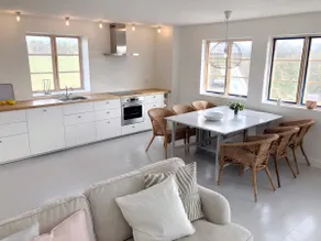 90 sqm apartment furnished for socializing - Image 3